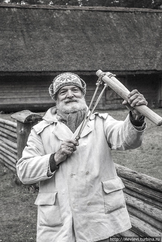 Дедушка затейник в Латвийском этнографическом музее Рига, Латвия