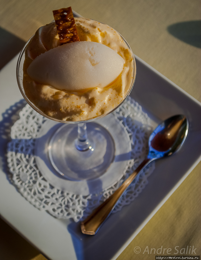 Развлечения на закате Ситжес, Испания