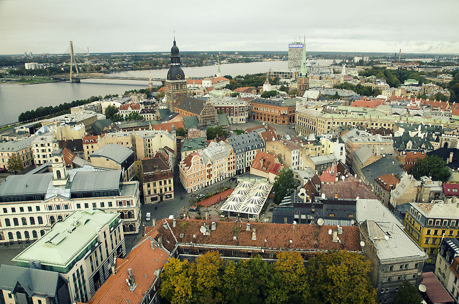 Традиционный вид с башни собора св.Петра