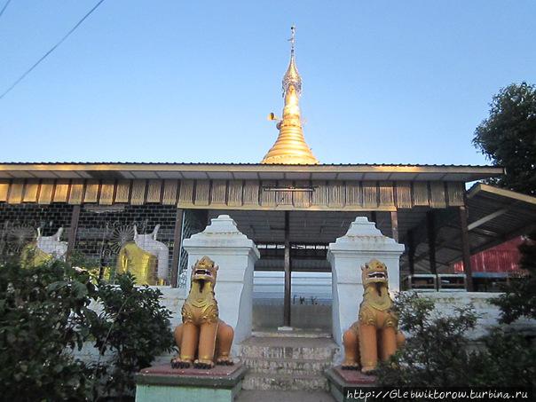 Пагода Shwe Yin Ye в юго-западной части города Мандалай, Мьянма