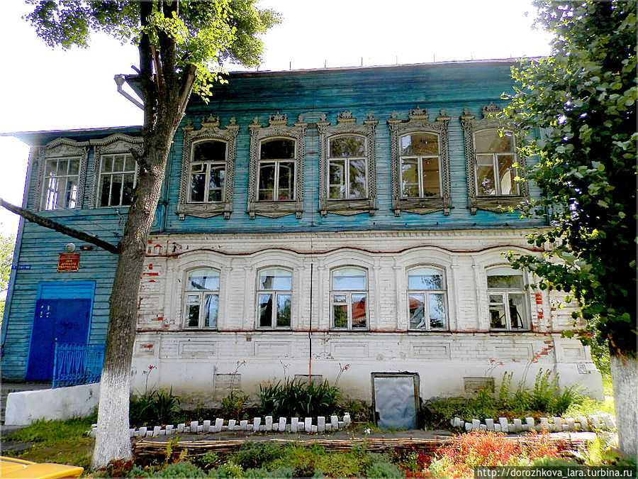 В этом домике находятся краеведческий музеей и дом творчества юных города Горбатов