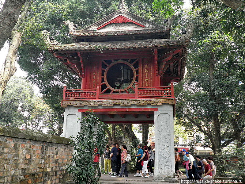 Храм Литературы — прогулка по дороге короля Ханой, Вьетнам