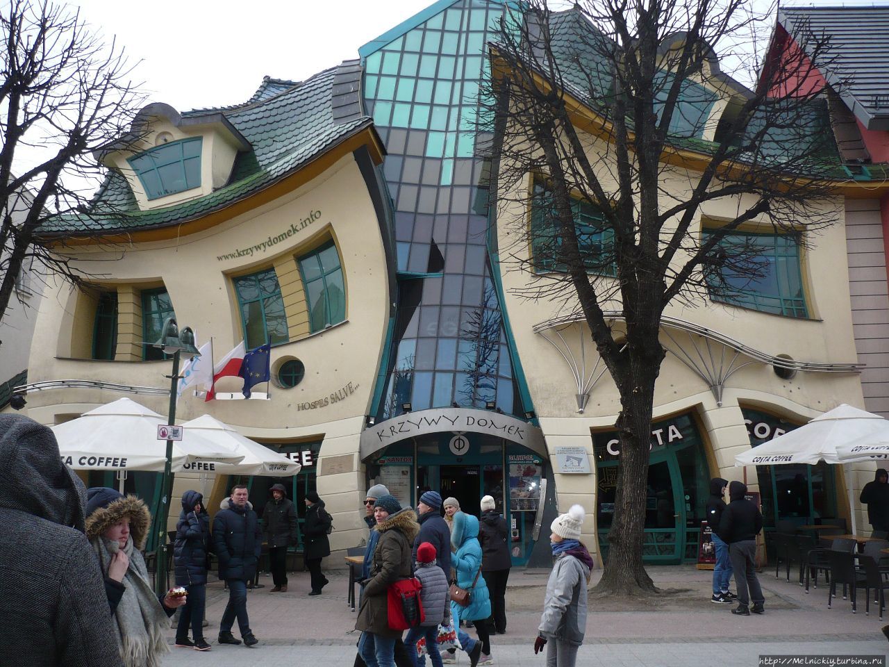 Кривой домик / Crooked house