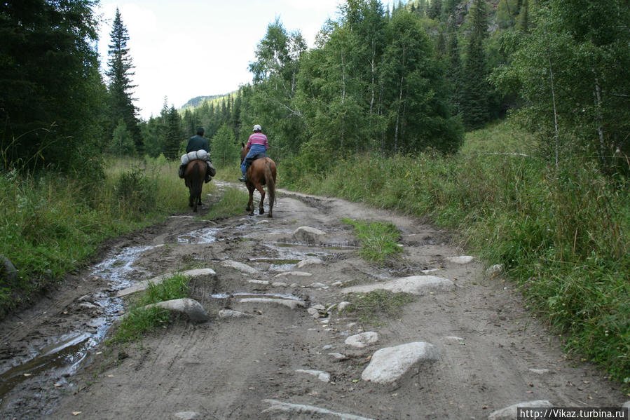 В какой-то момент нас даже местные жители на лошадях обогнали Восточно-Казахстанская область, Казахстан