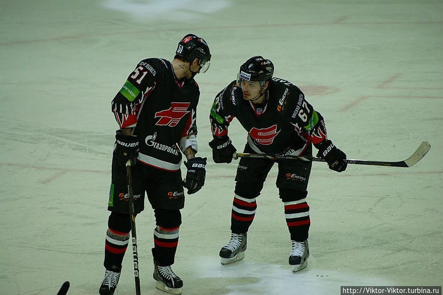 Авангард сильнее Льва Омск, Россия