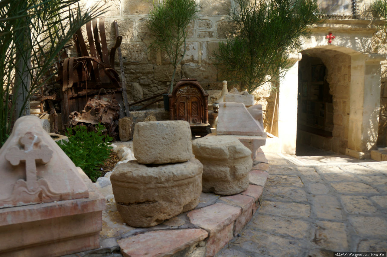 Вход  во  двор  монастыря  Св.  Герасима. Иудейская пустыня, Израиль