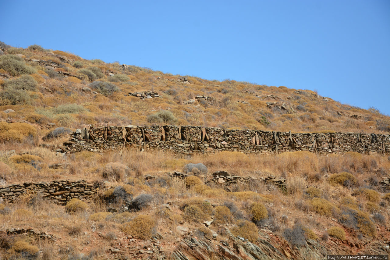 Лутра. В поисках руин или овечий блиндаж Лутра, остров Кифнос, Греция