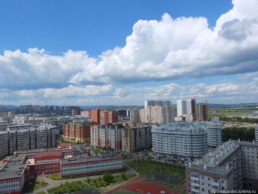 Растёт город. Всё ближе к облакам. Красноярск, Россия