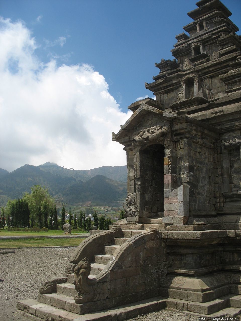 Храм Арджуна Пегунунган-Диенг, Индонезия