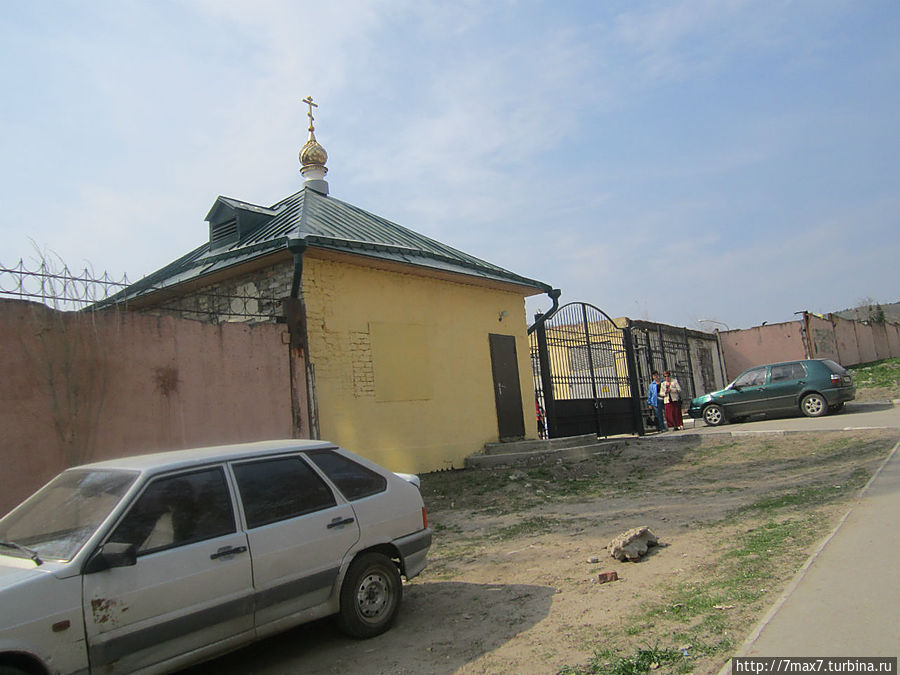 Вход  в монастырь. Есть вход и со стороны 2-ой Украинской улицы Саратов, Россия
