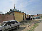 Вход  в монастырь. Есть вход и со стороны 2-ой Украинской улицы