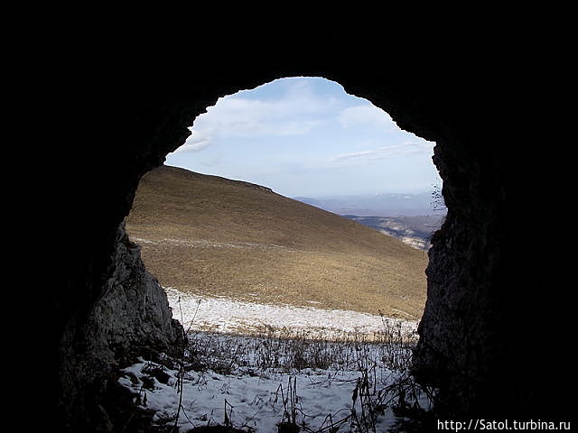 вид из пещеры Майкоп, Россия