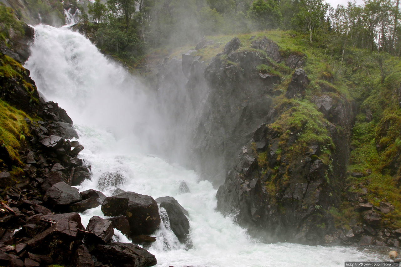 Чертовская красота шоссе №13 — Двойной Латте, пожалуйста Лотефоссен водопад (165м), Норвегия