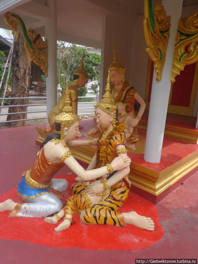 Осмотр скульптур в вате Банг Чак Пак-Крет, Таиланд