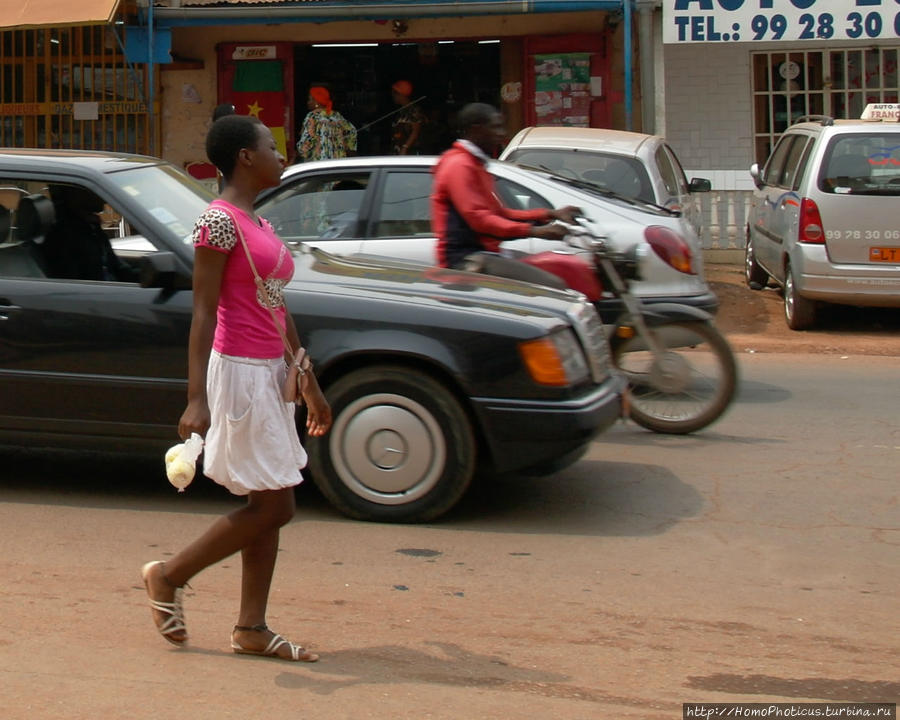 Яунде: столица и племя Яунде, Камерун