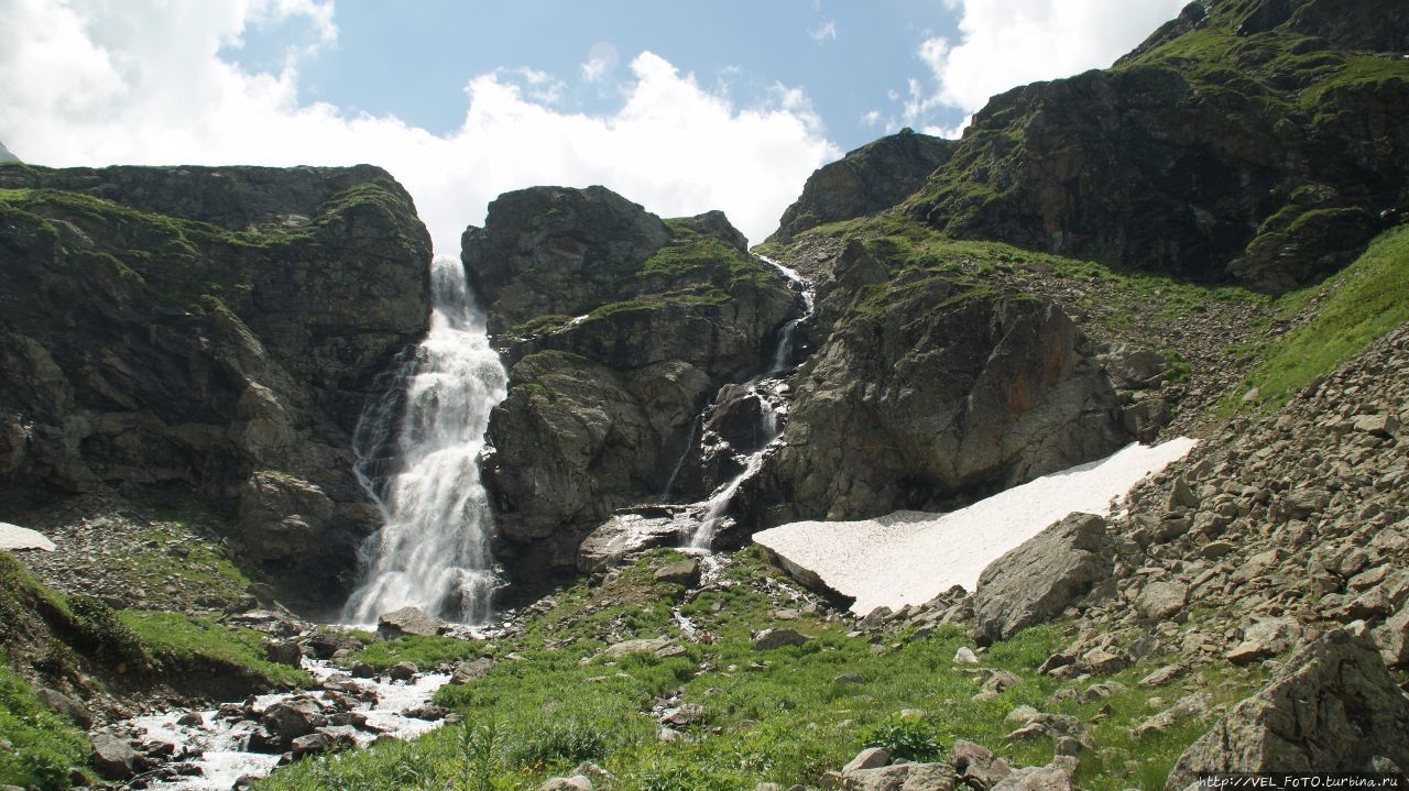 Второй Имеретинский водопад,высота 60 метров Карачаево-Черкесская Республика, Россия