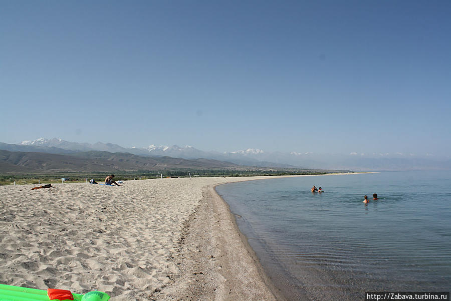 пляж до обеда пустой Иссык-Кульская область, Киргизия