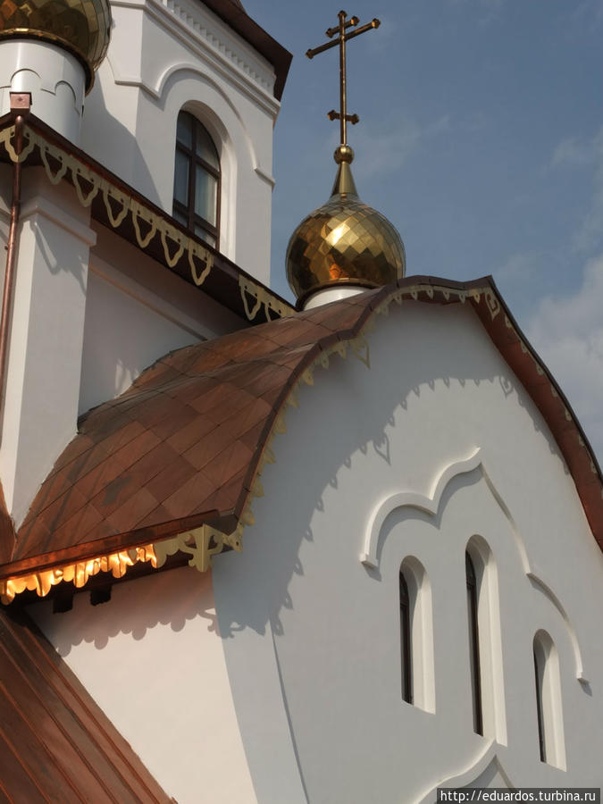 Пасхальное воскресение и новый храм мужского монастыря Красноярск, Россия