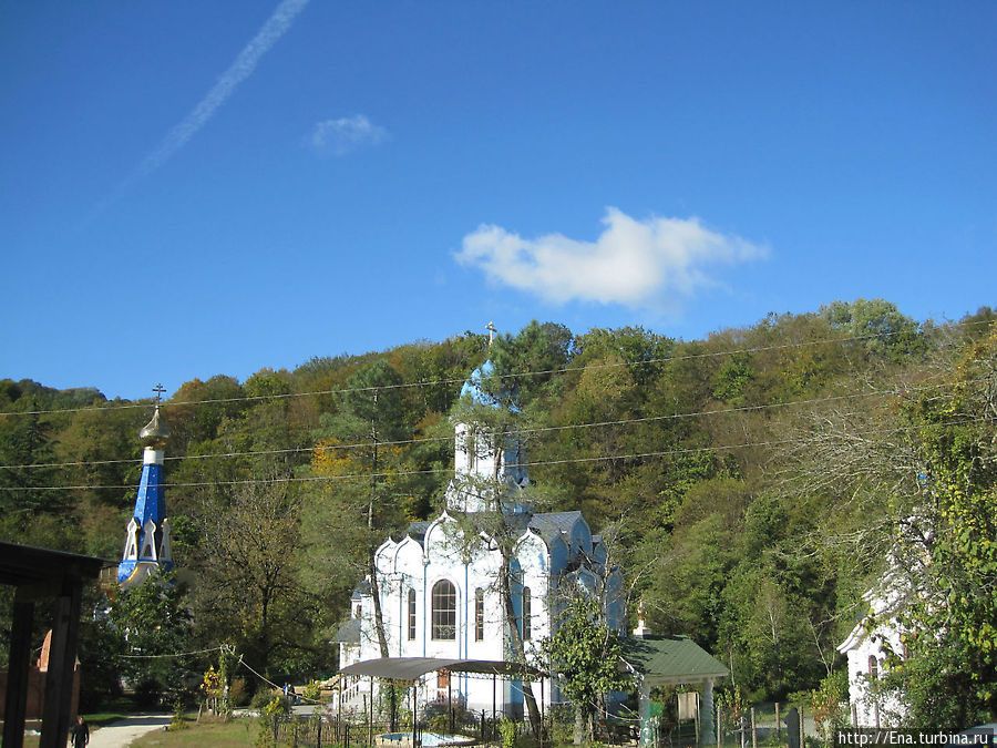 Троице-Георгиевский женский монастырь затерялся среди гор и лесов Адлер, Россия