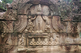Та Сом. Отреставрированный фронтон с изображением Локешвары. Фото из интернета
