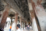 Каркасный потолок был ранее спрятан за деревянными панелями в Ангкор Вате