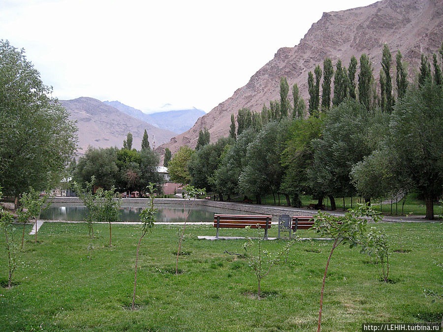 Погода в харог. Горный Бадахшан Хорог. \Памир Хорог Таджикистан. Парк в Хороге. Памир Хорог Ботанический сад.