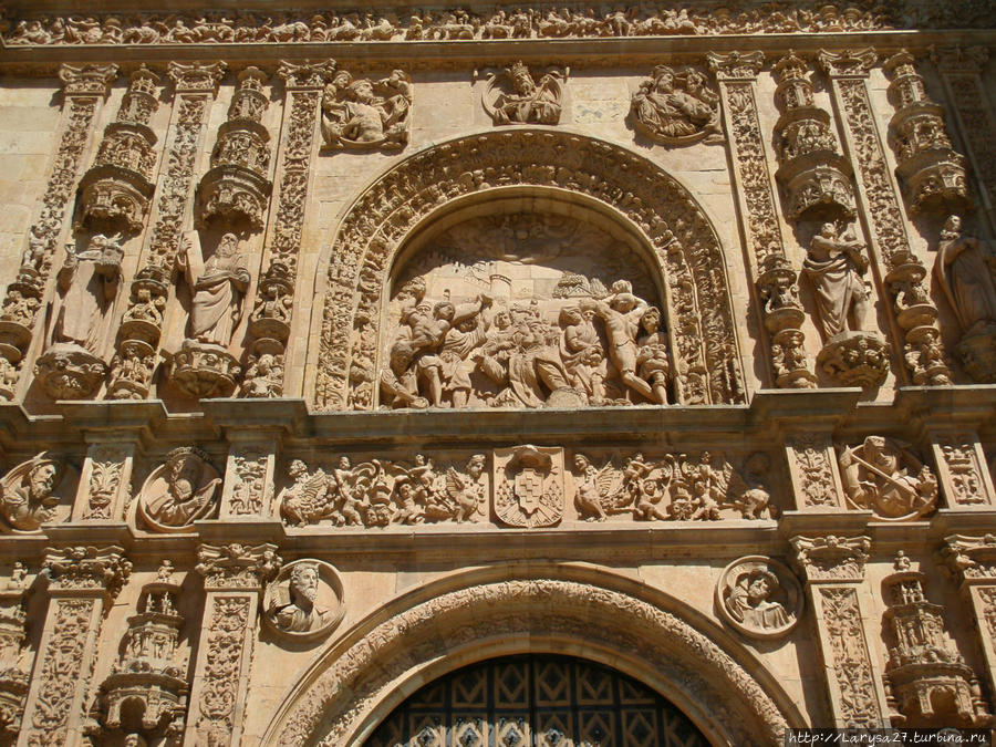 Деталь фасада церкви Сан Эстебан Саламанка, Испания