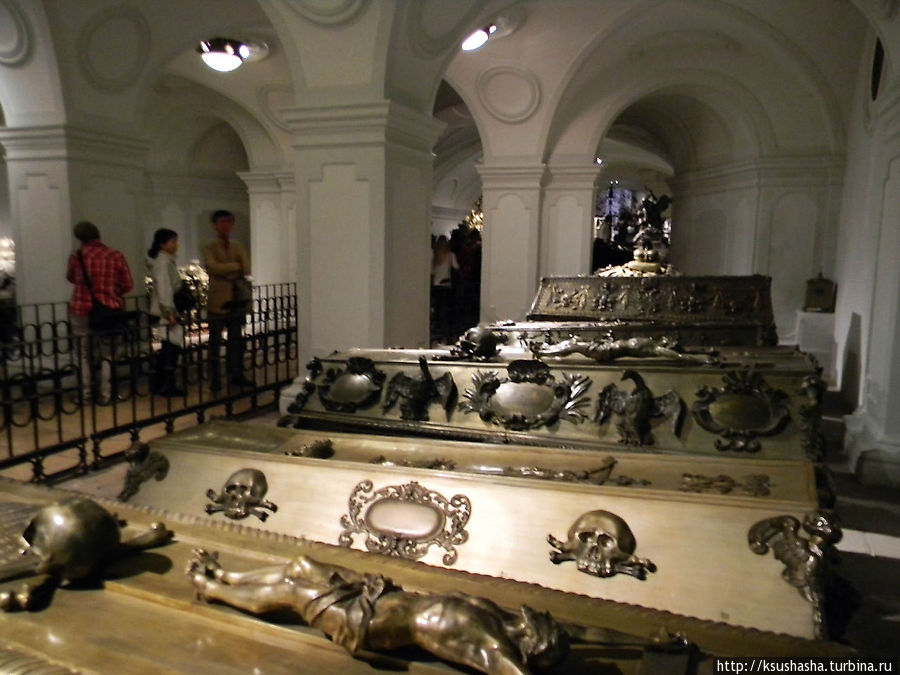 Капуцинеркирхе и императорский склеп Вена, Австрия