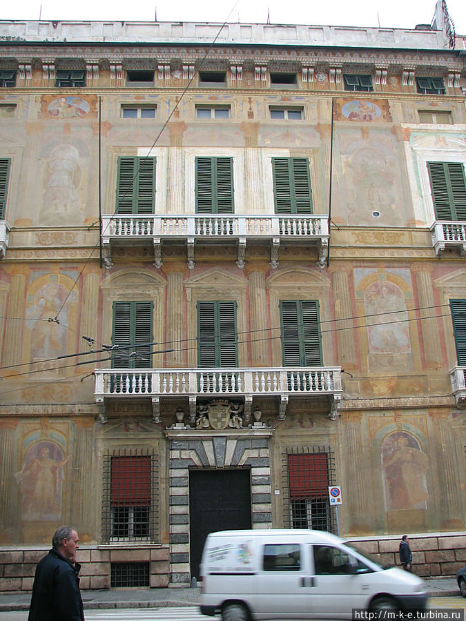 Дом 2 Генуя, Италия