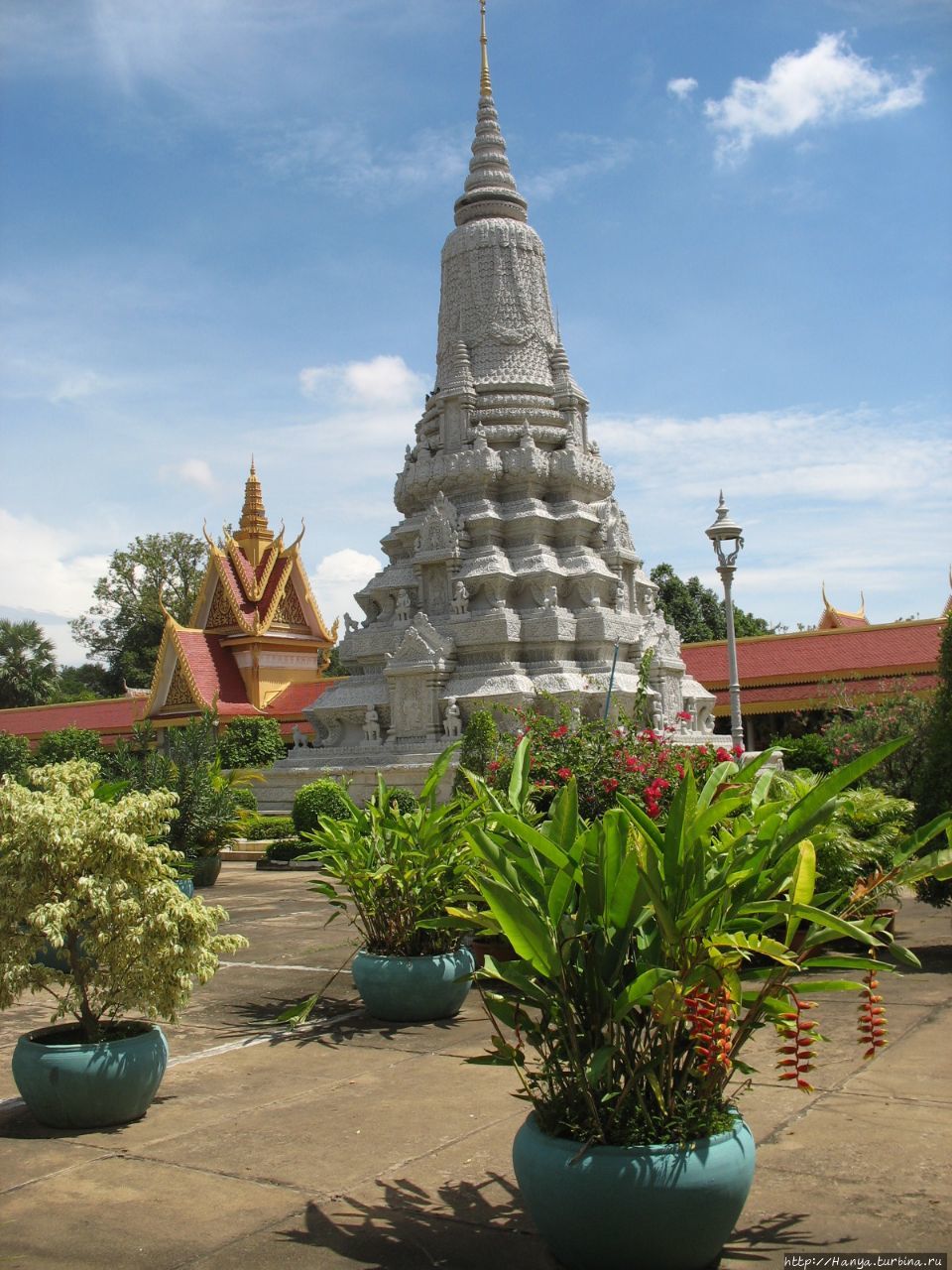 Ступа короля Анг Дуонг (Stupa of HM King Ang Duong)