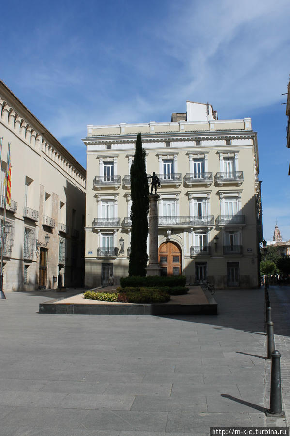 Площадь Манисес Валенсия, Испания