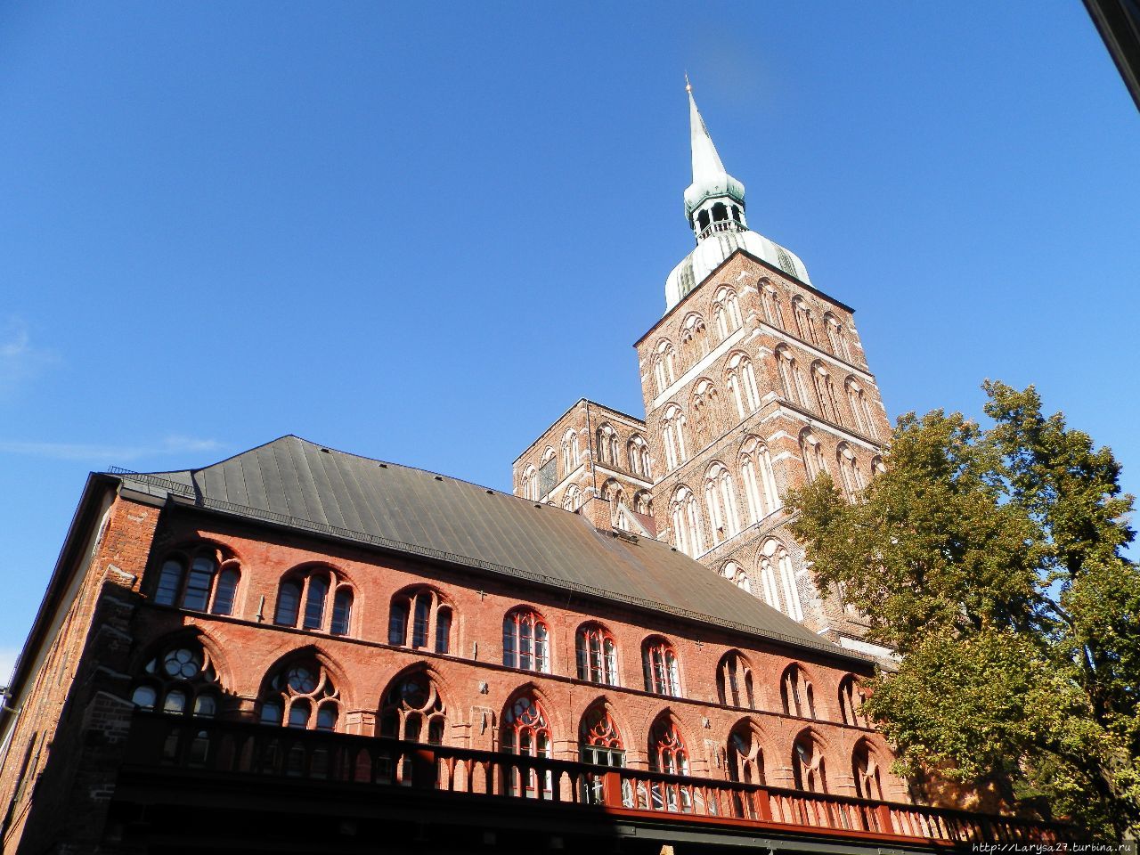 Церковь Св. Николая и южный фасад Ратуши Штральзунд, Германия