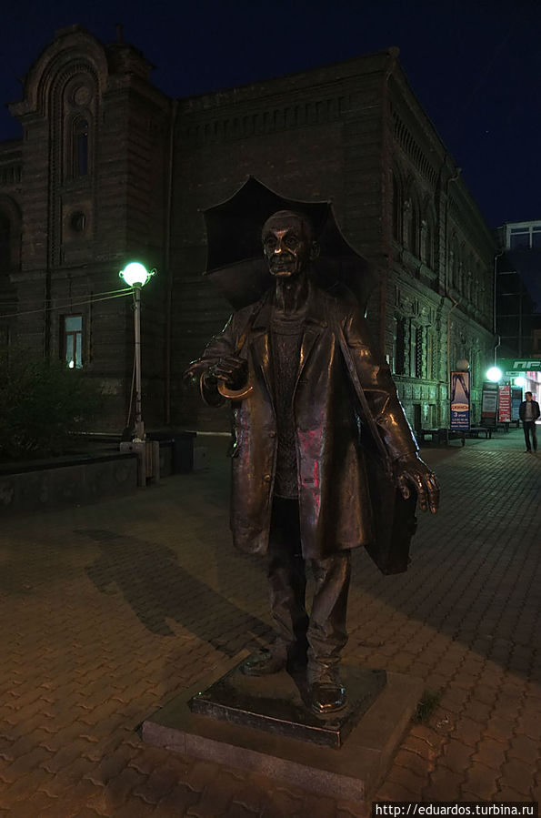 Памятник художнику Андрею Поздееву Красноярск, Россия