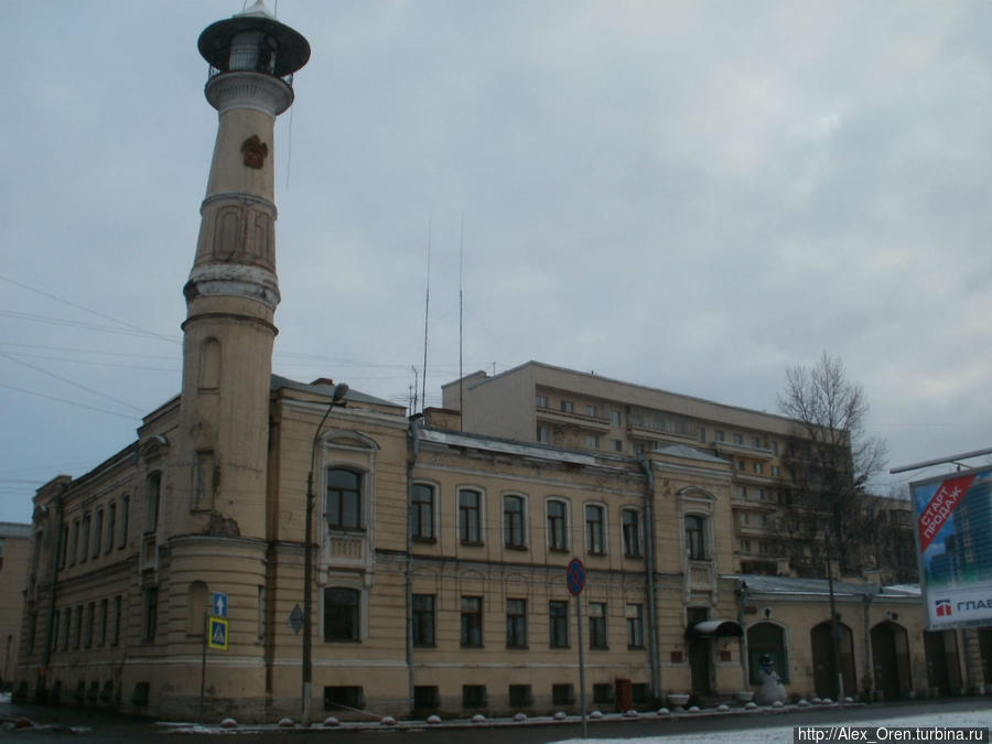 В 1898 арх. Игнатович пристроил пожарную каланчу. Санкт-Петербург, Россия