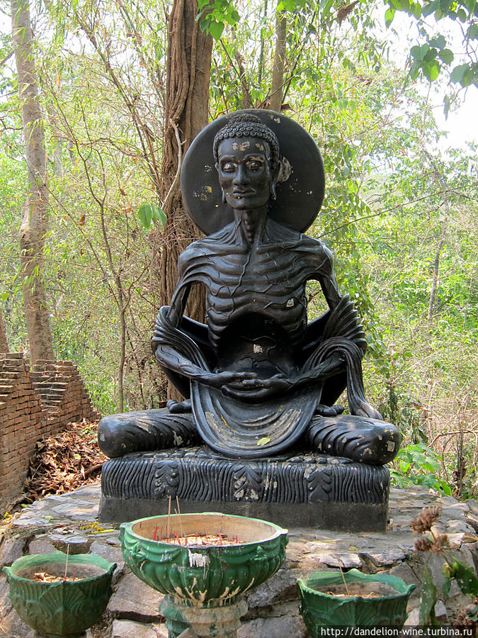 Лесной монастырь Ват Умонг (Wat Umong) Чиангмай, Таиланд