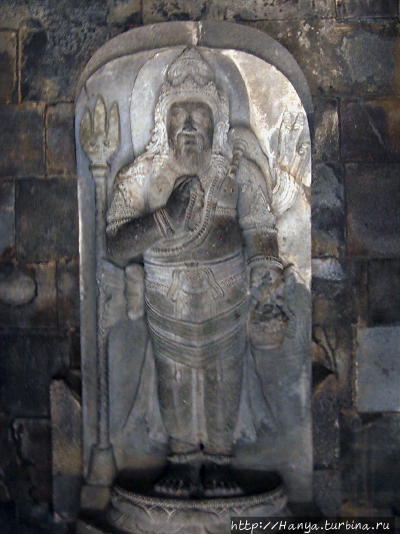 Статуя Агастьи в храме Ши
