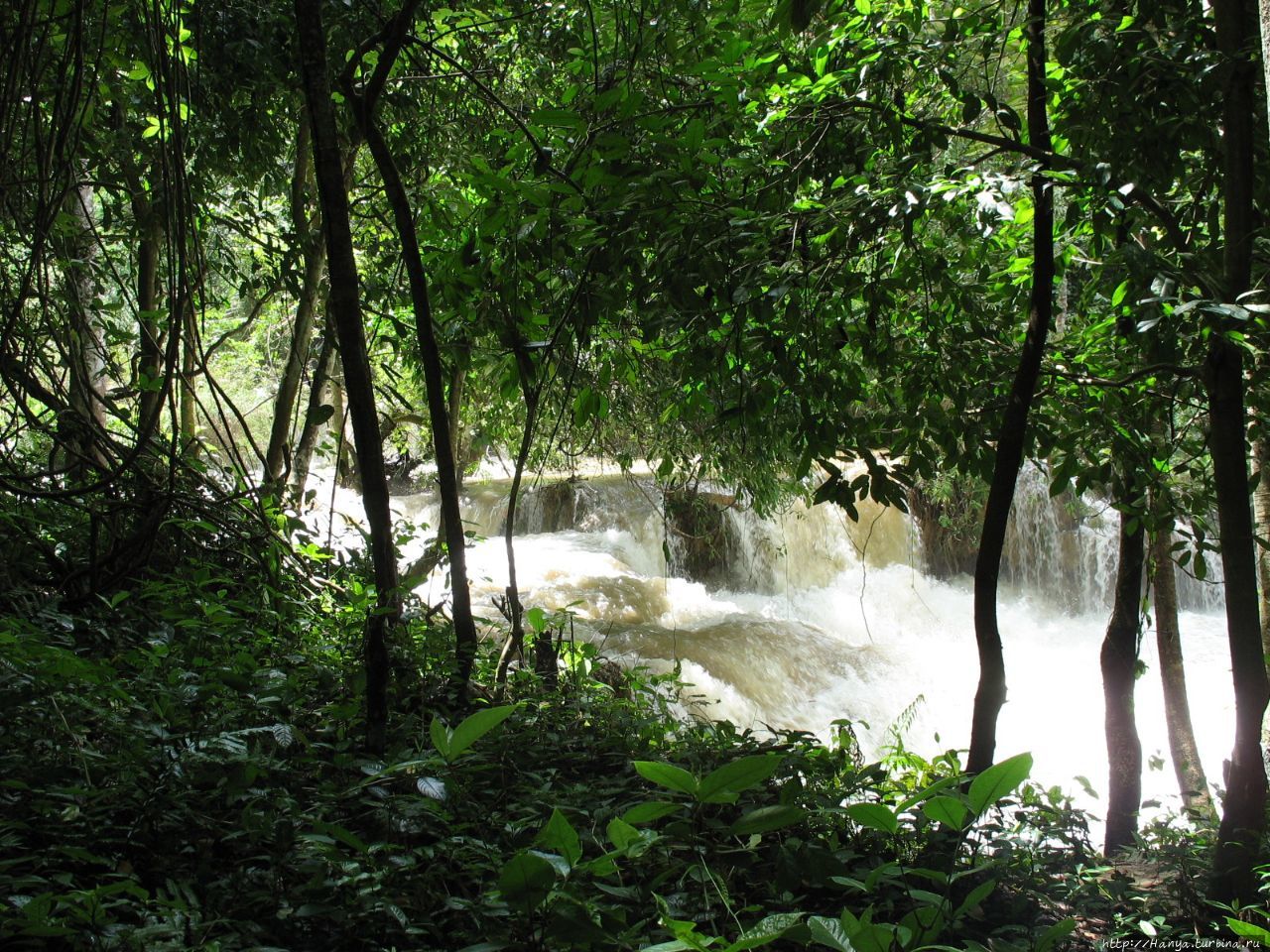 Водопад  Kuang Si