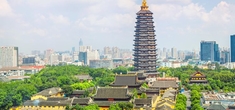 Пагода Тяньнин в городе Чанчжоу провинции Цзянсу на востоке Китая. Высота 153,79 метра. Самая высокая буддийская пагода и деревянное строение в мире.