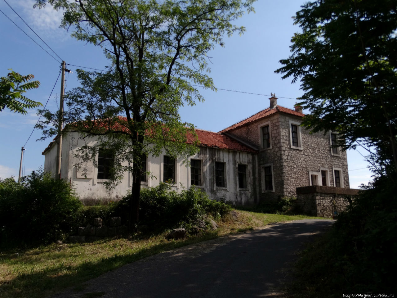 В этом здании во время войны размещался партизанский штаб. Бар, Черногория