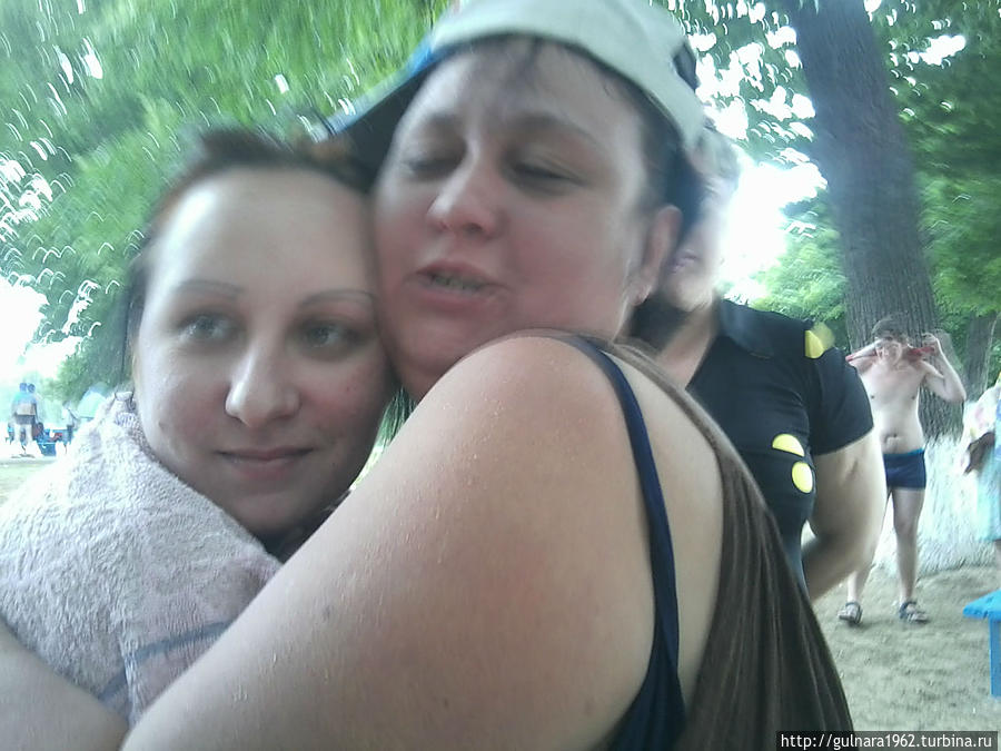 а мы стоим дрожжим, но ждем окончания дождя. Ташкент, Узбекистан