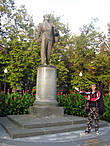 Наверное, единственный в своем роде памятник юному Ленину. Стоит напротив училища, где получал образование Ильич.