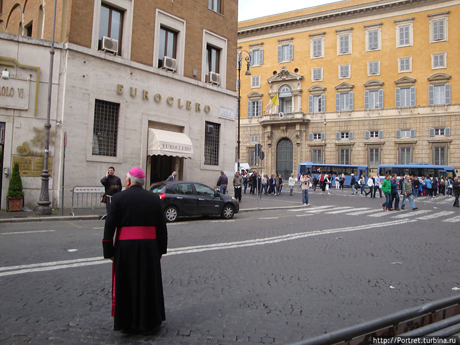 22 мая 2013 года. Рим. Так встречают Папу Римского. Рим, Италия