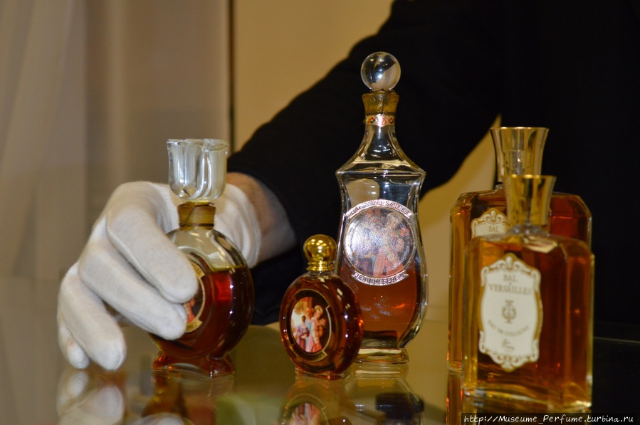 Московский Музей Парфюмерии на Старом Арбате / Moscow Museum of Perfume