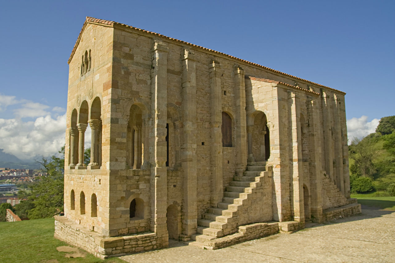 Церковь Санта-Мария-де-Наранко / Iglesia de Santa María del Naranco