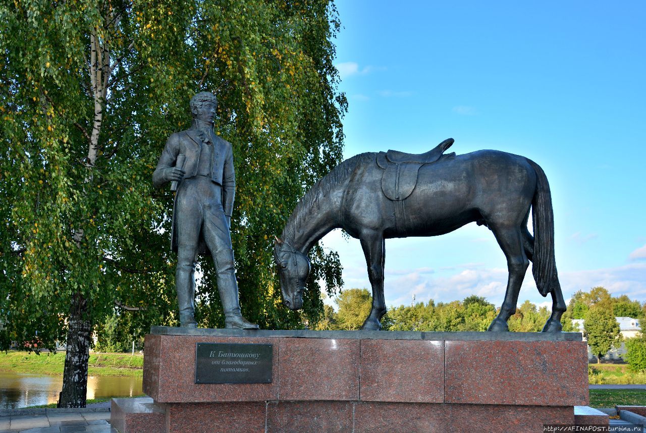 Памятники города вологды. Памятник Батюшкову. Памятники Вологды. Вологда достопримечательности. Достопримечательности Вологды памятники.