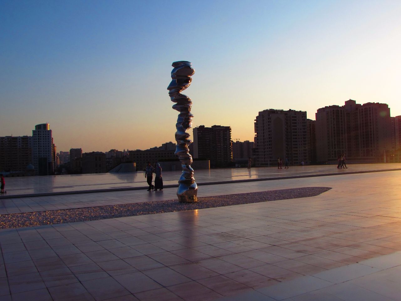 Площадь у центра Гейдара Алиева в Баку Баку, Азербайджан