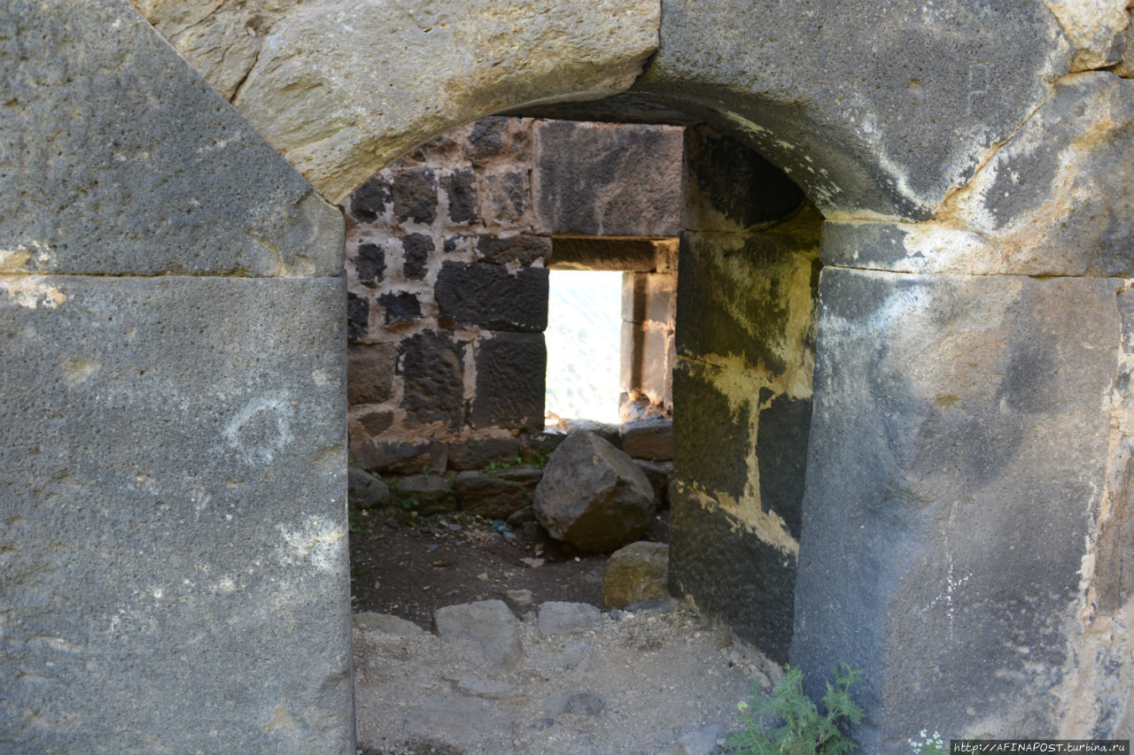 Крепость Амберд с французским шармом Амберд, Армения