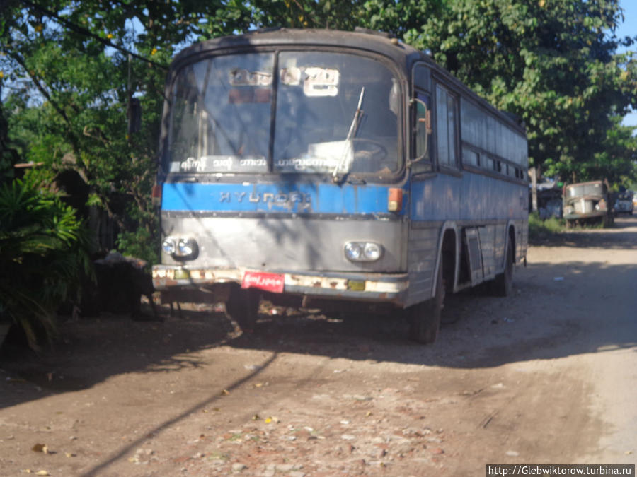 Нетуристический Янгон. Прогулка по Thanthumar Rd. Янгон, Мьянма