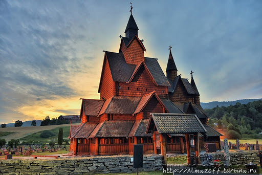 Ставкирка в Хеддале (норв. Heddal stavkirke) — самая большая из сохранившихся каркасных церквей Южная Норвегия, Норвегия