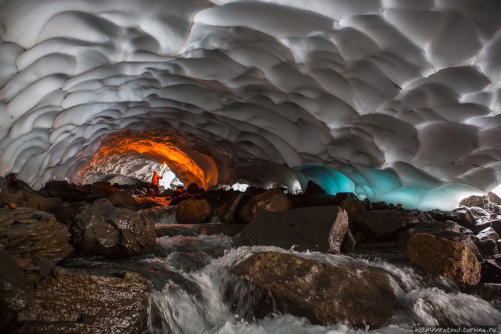 Первозданная Камчатка. Часть 3 — Снежные пещеры. Камчатский край, Россия